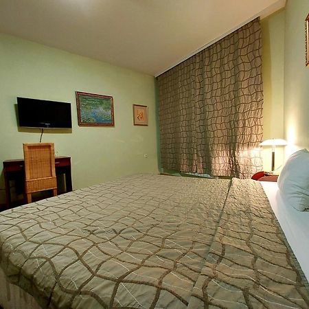 Family Art Hotel Gallery Pleven ภายนอก รูปภาพ
