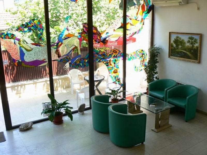 Family Art Hotel Gallery Pleven ภายนอก รูปภาพ